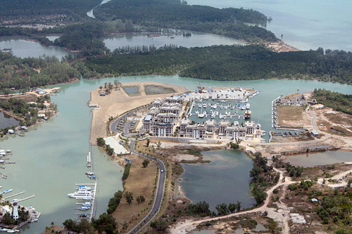 Royal Phuket Marina游艇会所，配备多间世界级酒店和豪华度假村