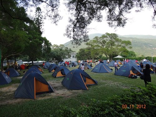 香港大潭童军中心营地上，搭建了过百户外帐篷。