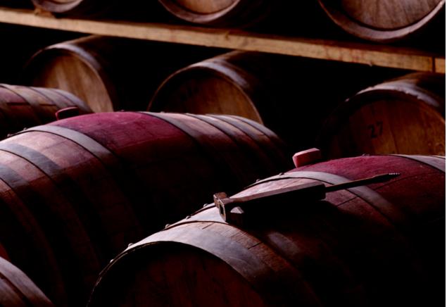 吉奥康多红葡萄酒（Castel Giocondo Brunello di Montalcino DOCG）等高级葡萄酒都在木桶中经过长年贮藏,并配合欧洲传统工艺与现代设备精心酿造。