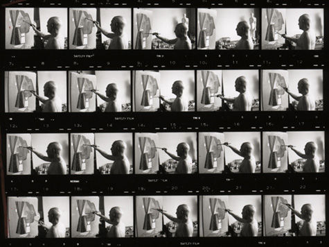摄影师邓肯用一系列连拍来记录毕加索的创作状态