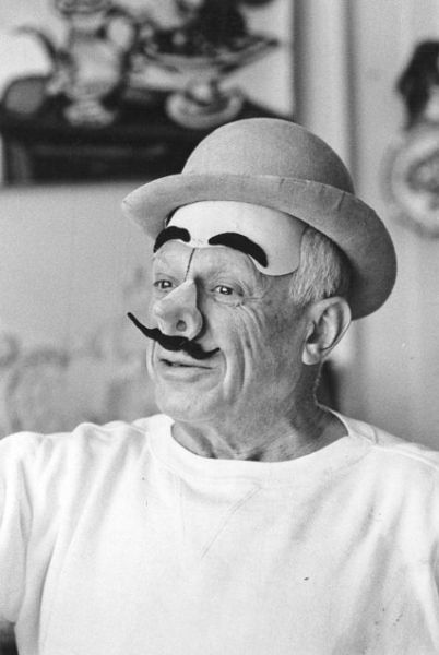 戴着面具的毕加索，1957年