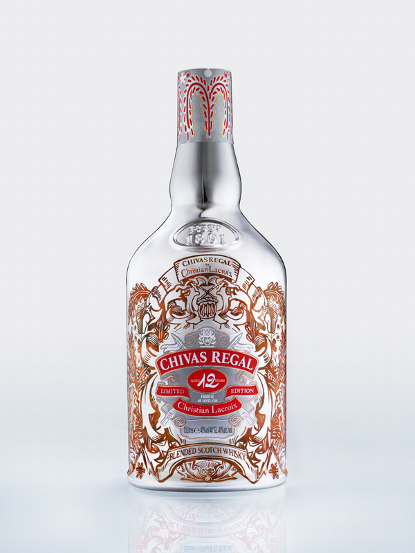 Christian Lacroix 芝华士12年酒瓶的设计