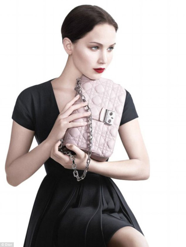 迪奥 Miss Dior 2013春夏系列广告大片
