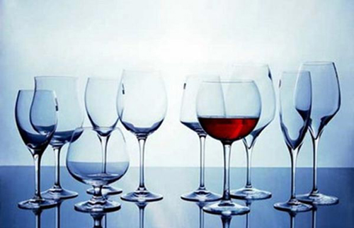 品酒学苑:如何挑选合适的葡萄酒酒杯【酒文化】- 风尚中国网