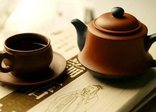 泡茶，首先得选茶和鉴茶。