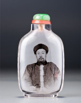 1907年 马少宣作水晶内画端方肖像鼻烟壶 108万港币 2010年香港邦瀚斯秋拍