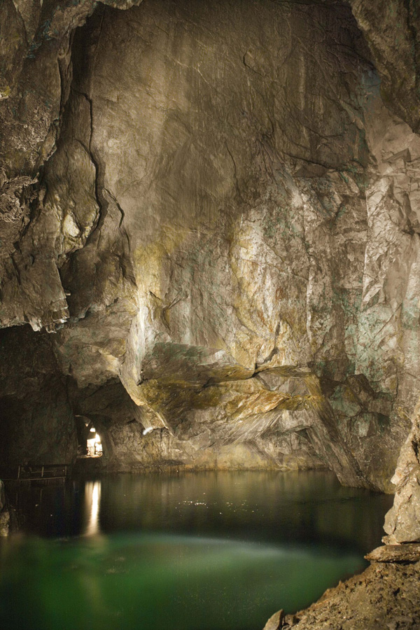 Sala Silvermine 世界上最深地下洞穴酒店