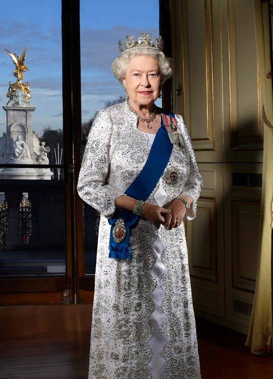 当西太后遇见女王 红毯礼服向钻石庆典致敬