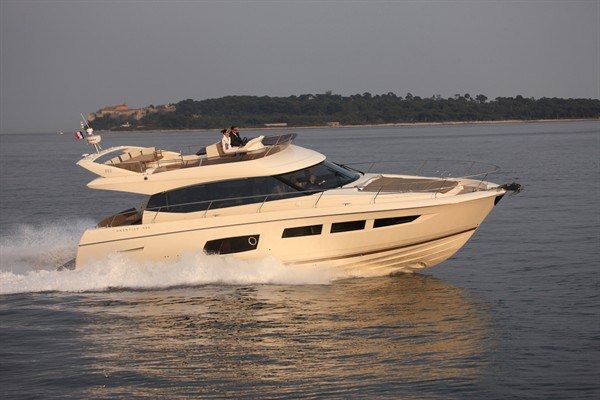优雅与众不同 Jeanneau亚诺游艇新型号PRESTIGE 550